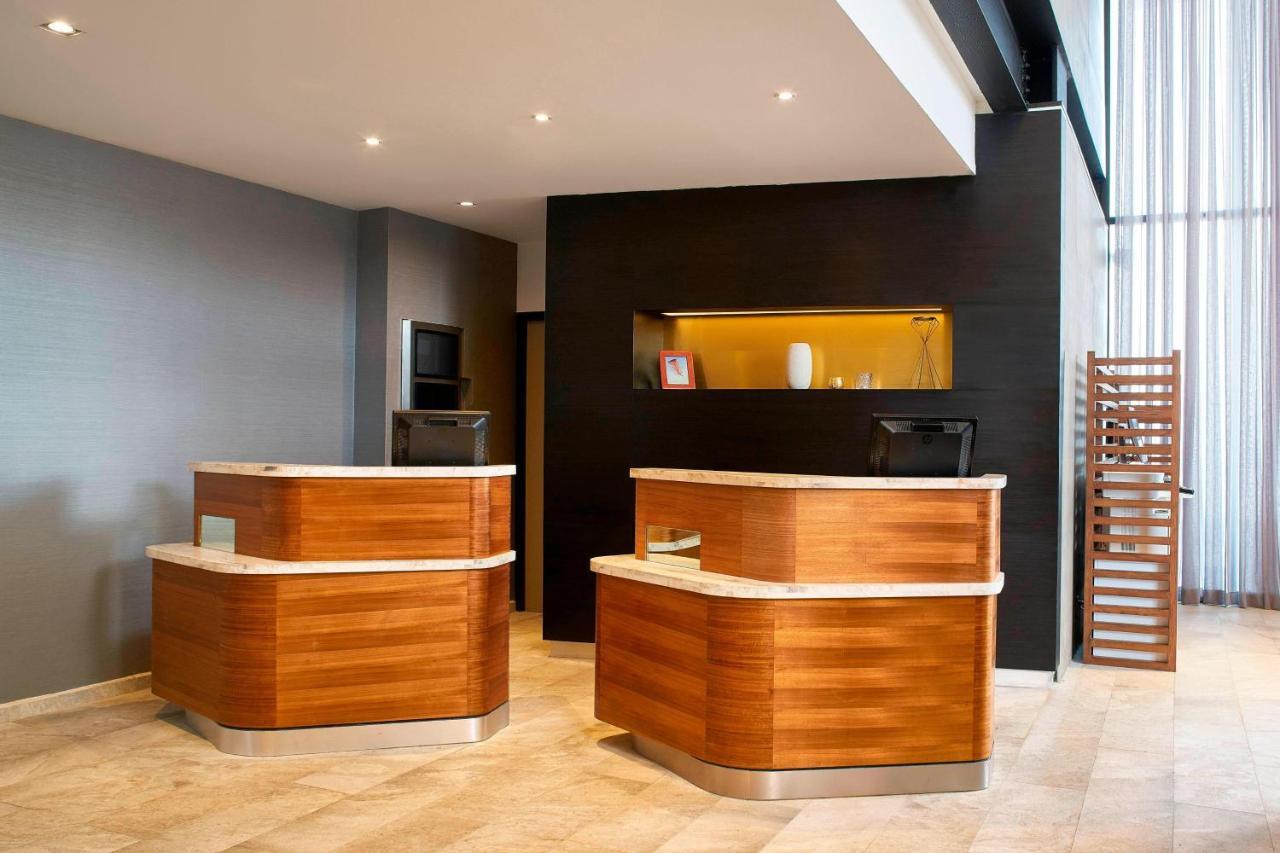 Courtyard By Marriott Mexico City Toreo Bagian luar foto
