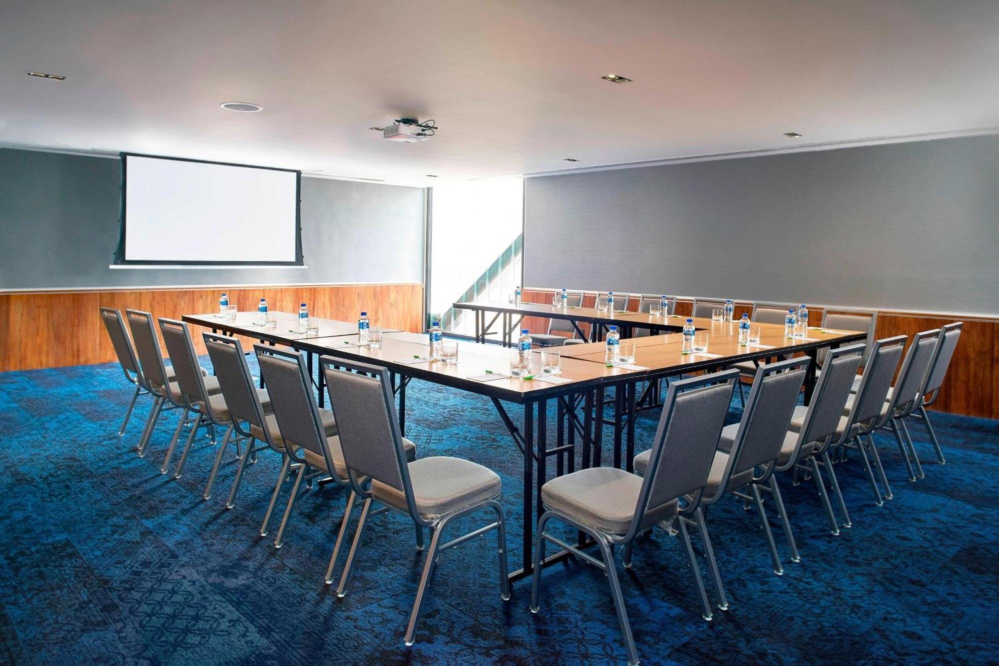 Courtyard By Marriott Mexico City Toreo Bagian luar foto
