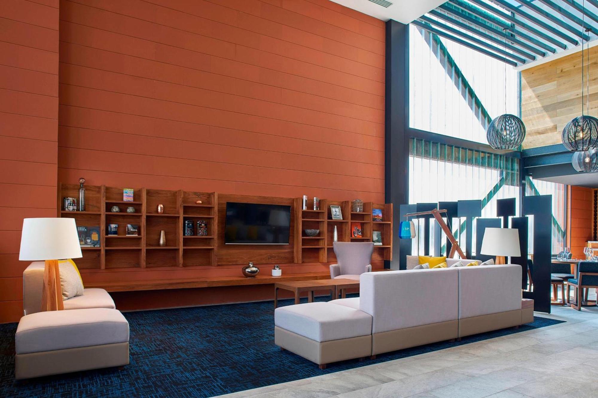 Courtyard By Marriott Mexico City Toreo Bagian luar foto
