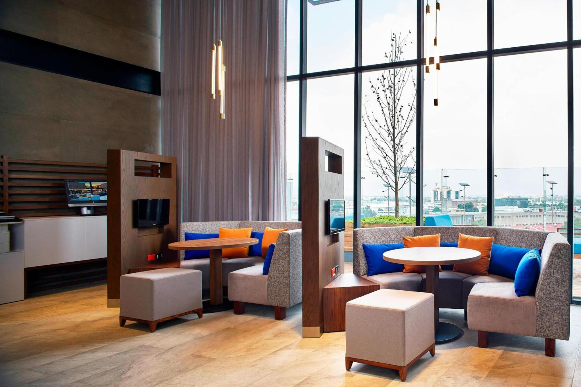 Courtyard By Marriott Mexico City Toreo Bagian luar foto