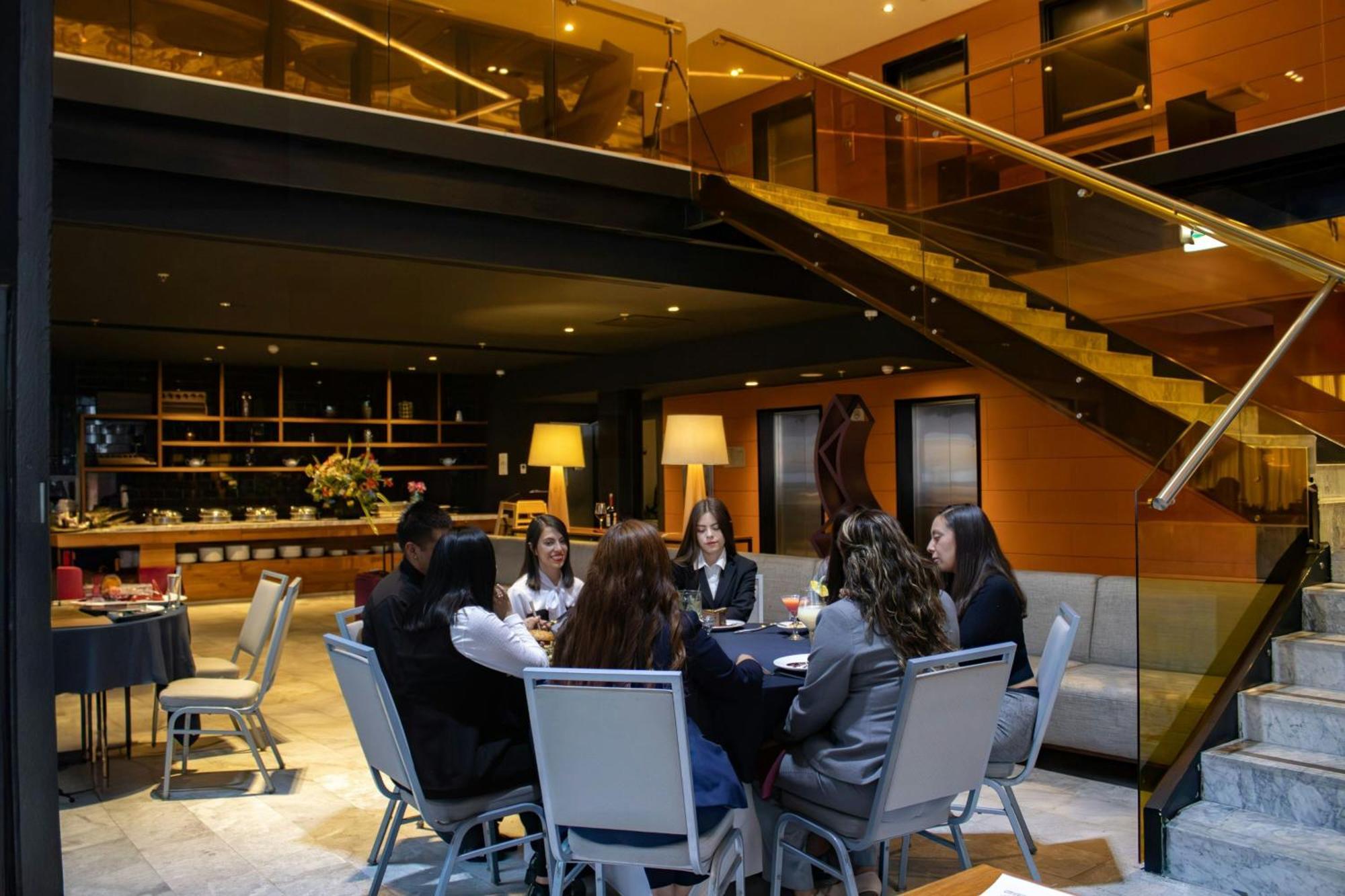 Courtyard By Marriott Mexico City Toreo Bagian luar foto