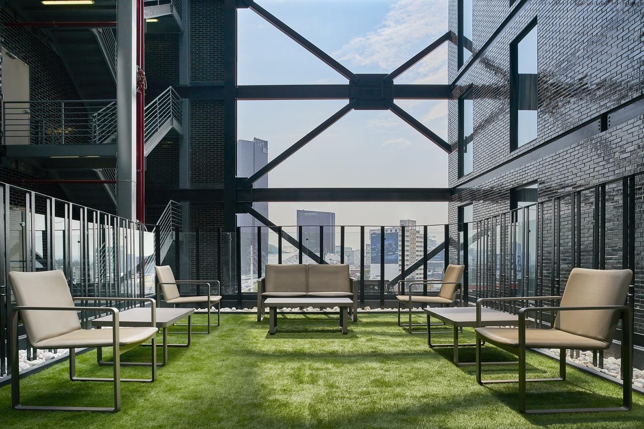 Courtyard By Marriott Mexico City Toreo Bagian luar foto